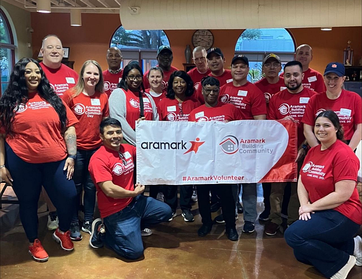 Aramark volunteers at